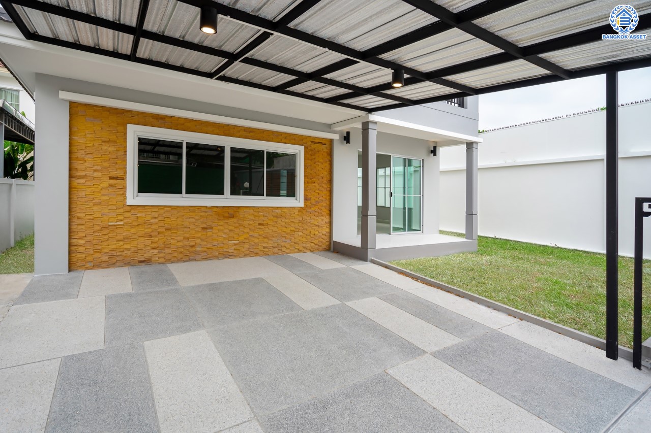 บ้านมือสองตกแต่งใหม่ คุณภาพแบรนด์ LH ม.ชัยพฤกษ์ ราชพฤกษ์-แจ้งวัฒนะ หลังมุม เนื้อที่ 58.8 ตร.ว. ฟังก์ชัน 3 ห้องนอน 3 ห้องน้ำ 2 ที่จอดรถ ภายในตกแต่งหรูหรา บนทำเลศักยภาพติดถนนราชพฤกษ์ เชื่อมสู่แจ้งวัฒนะได้อย่างรวดเร็ว และเพียง 10 นาทีถึงรถไฟฟ้า "สถานีบางรักใหญ่"...